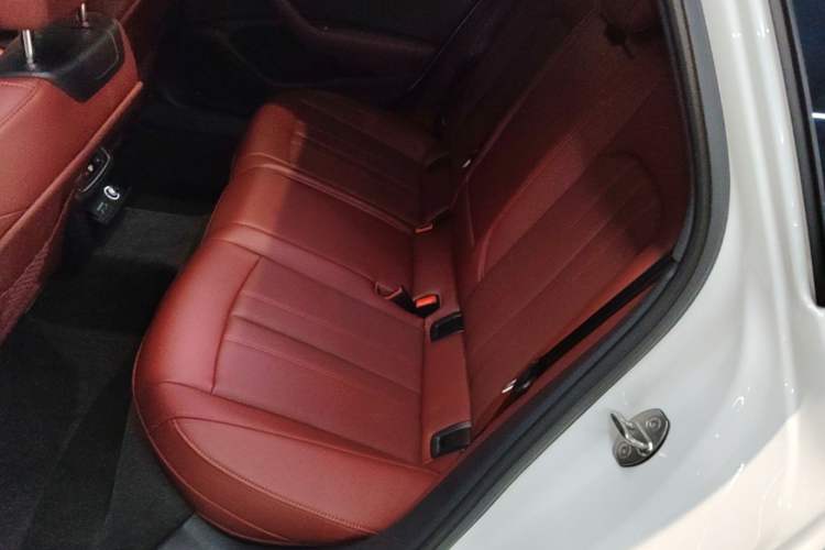 Used Audi A4L 2025 2 Million Units Enjoyment Version 40 TFSI Luxury Dynamic Edition Left Rear Seat