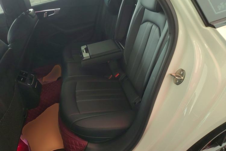 Used Audi A4L 2025 2 Million Units Enjoyment Version 40 TFSI Luxury Dynamic Edition Left Rear Seat