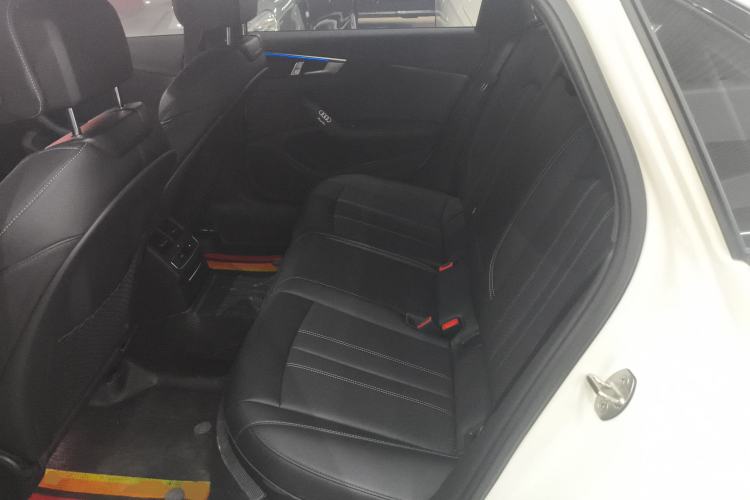 Used Audi A4L 2025 2 Million Units Enjoyment Version 40 TFSI Luxury Dynamic Edition Left Rear Seat