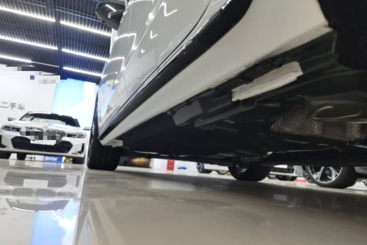 Used Audi A4L 2025 2 Million Units Enjoyment Version 40 TFSI Luxury Dynamic Edition Left Side Sill