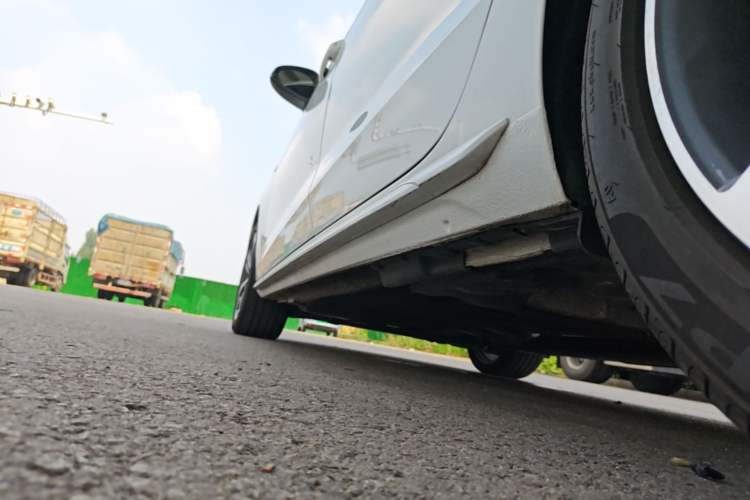 Used Audi A4L 2025 2 Million Units Enjoyment Version 40 TFSI Stylish and Dynamic Type Left Side Sill