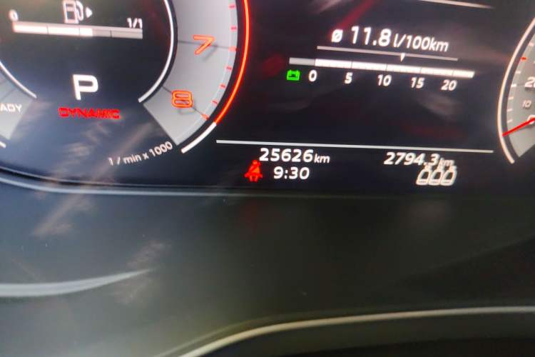 Used Audi A4L 2025 2 Million Units Enjoyment Version 40 TFSI Luxury Dynamic Edition Odometer Close Up
