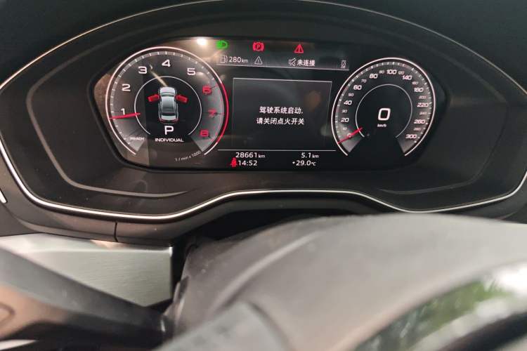 Used Audi A4L 2025 2 Million Units Enjoyment Version 40 TFSI Stylish and Dynamic Type Odometer Close Up