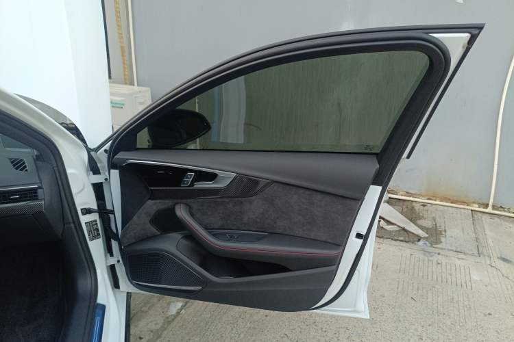 Used Audi A4L 2025 2 Million Units Enjoyment Edition 45 TFSI quattro Prestige Dynamic Type Right Front Door Interior