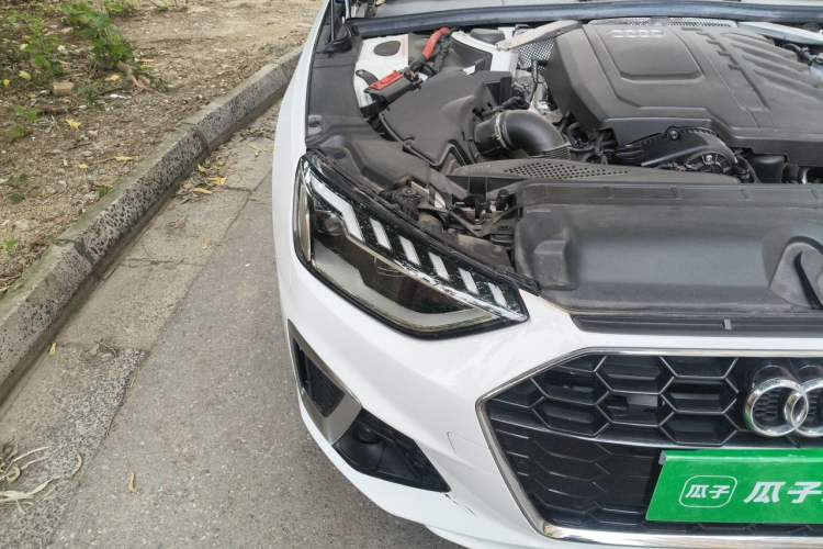 Used Audi A4L 2025 2 Million Units Enjoyment Version 40 TFSI Stylish and Dynamic Type Right Front Headlight