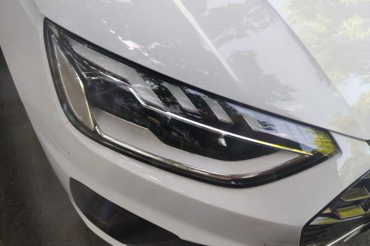 Used Audi A4L 2025 2 Million Units Enjoyment Version 40 TFSI Luxury Dynamic Edition Right Front Headlight