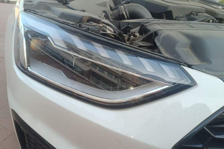 Used Audi A4L 2025 2 Million Units Enjoyment Version 40 TFSI Luxury Dynamic Edition Right Front Headlight