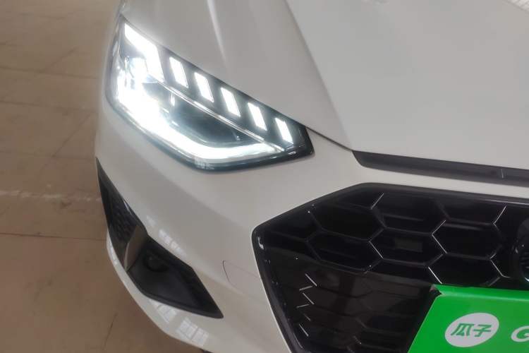 Used Audi A4L 2025 2 Million Units Enjoyment Version 40 TFSI Luxury Dynamic Edition Right Front Headlight