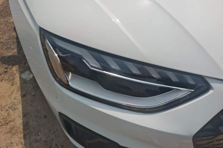 Used Audi A4L 2025 2 Million Units Enjoyment Version 40 TFSI Luxury Dynamic Edition Right Front Headlight