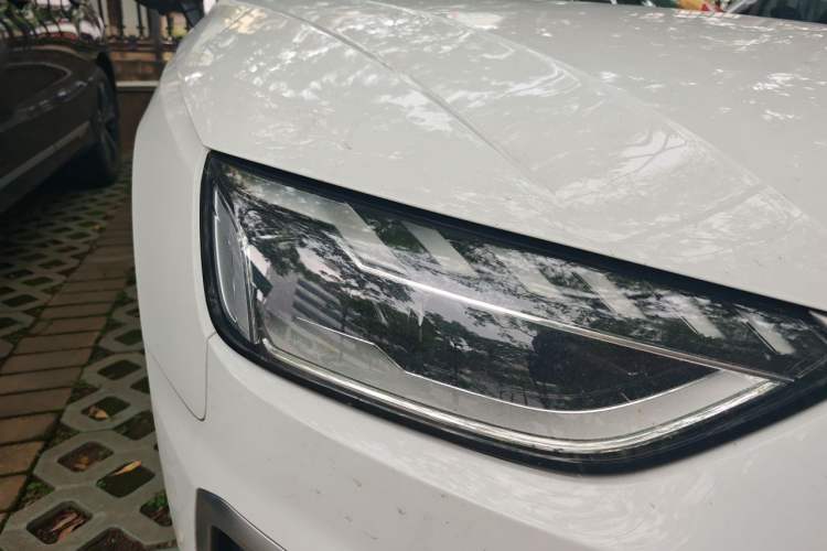 Used Audi A4L 2025 2 Million Units Enjoyment Version 40 TFSI Stylish and Dynamic Type Right Front Headlight