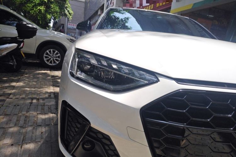 Used Audi A4L 2025 2 Million Units Enjoyment Version 40 TFSI Luxury Dynamic Edition Right Front Headlight