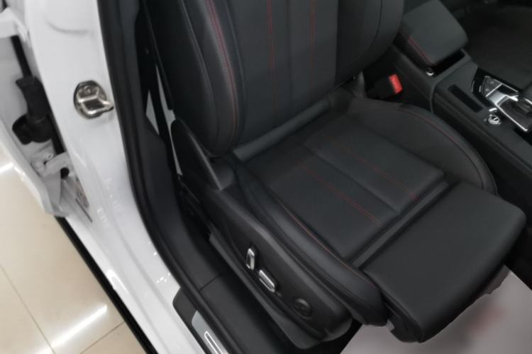 Used Audi A4L 2025 2 Million Units Enjoyment Version 40 TFSI Luxury Dynamic Edition Right Front Seat