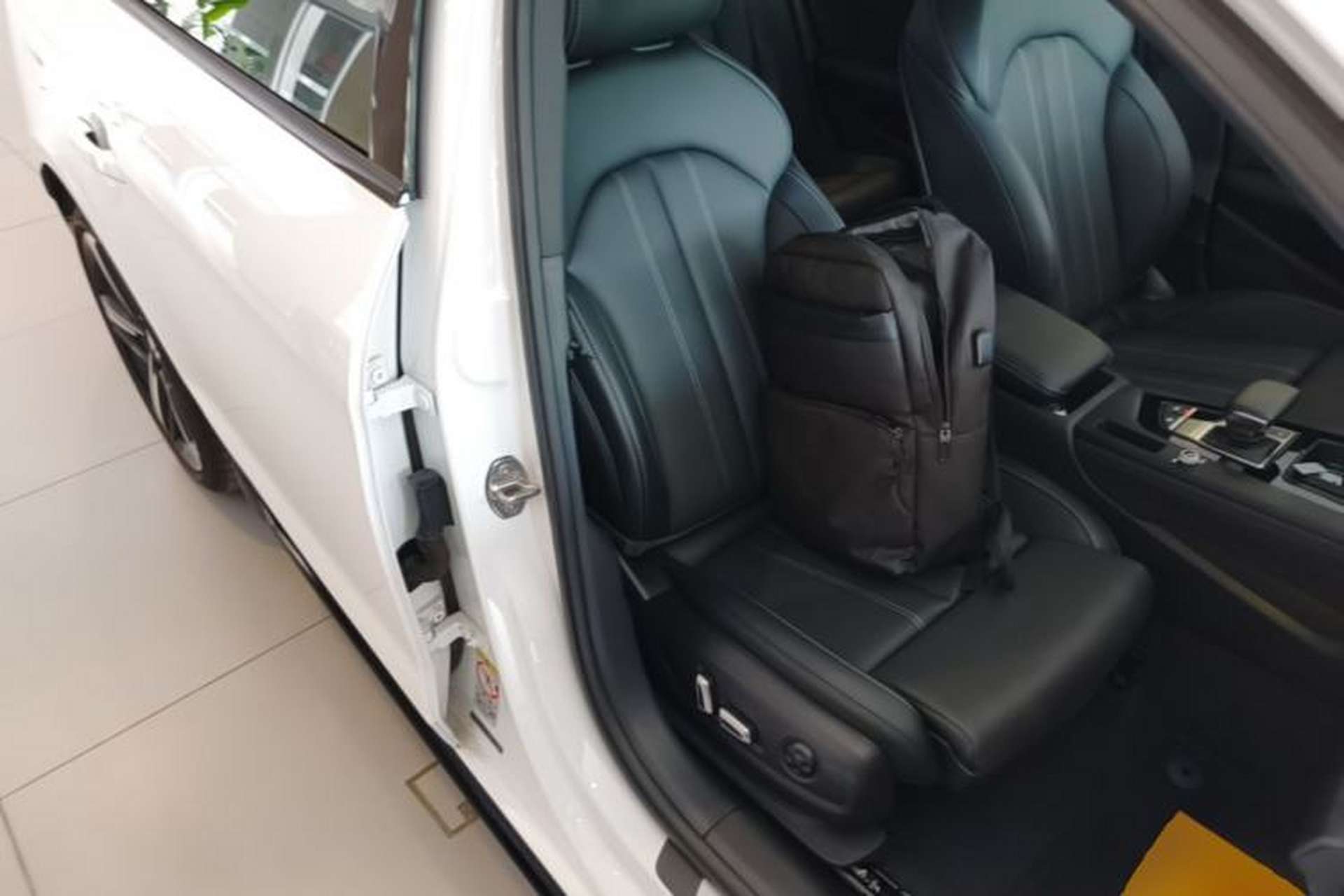 Used Audi A4L 2025 2 Million Units Enjoyment Version 40 TFSI Luxury Dynamic Edition Right Front Seat