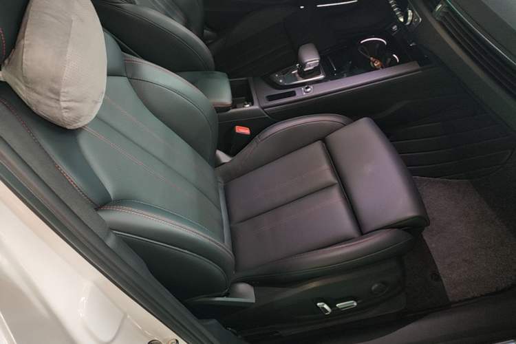 Used Audi A4L 2025 2 Million Units Enjoyment Version 40 TFSI Luxury Dynamic Edition B&O Starry Night Edition Right Front Seat
