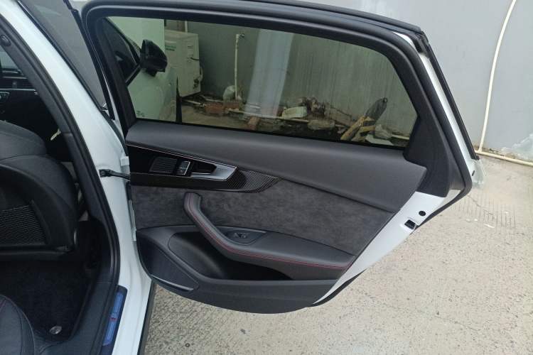 Used Audi A4L 2025 2 Million Units Enjoyment Edition 45 TFSI quattro Prestige Dynamic Type Right Rear Door Interior