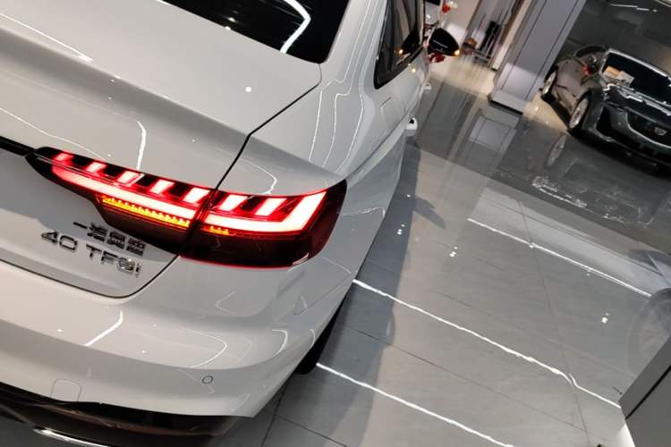 Used Audi A4L 2025 2 Million Units Enjoyment Version 40 TFSI Luxury Dynamic Edition Right Rear Taillight