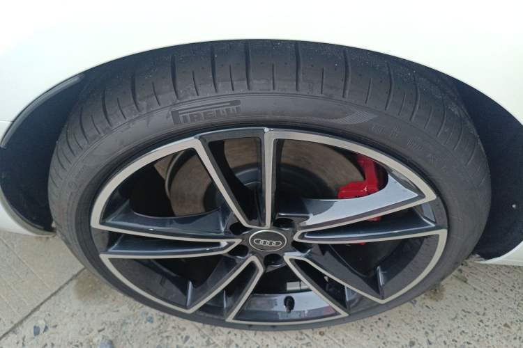 Used Audi A4L 2025 2 Million Units Enjoyment Edition 45 TFSI quattro Prestige Dynamic Type Right Rear Wheel Hub