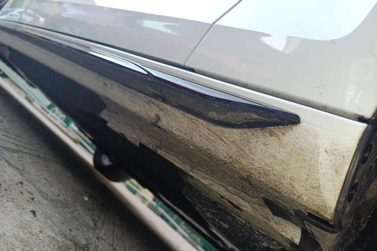 Used Audi A4L 2025 2 Million Units Enjoyment Edition 45 TFSI quattro Prestige Dynamic Type Right Side Sill