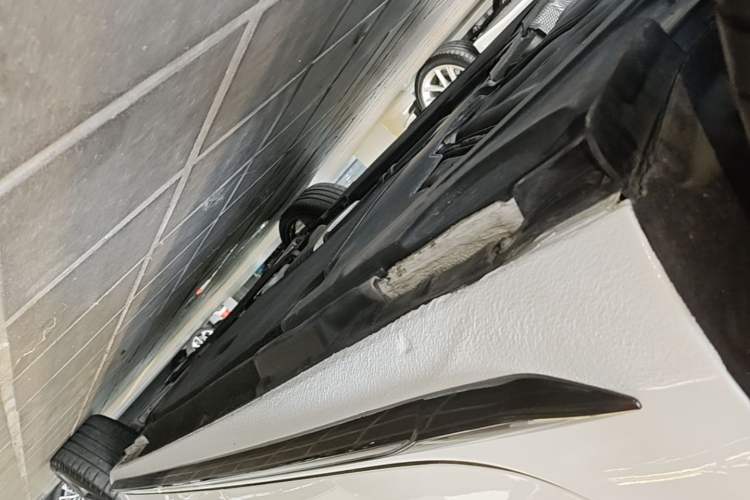 Used Audi A4L 2025 2 Million Units Enjoyment Version 40 TFSI Luxury Dynamic Edition Right Side Sill