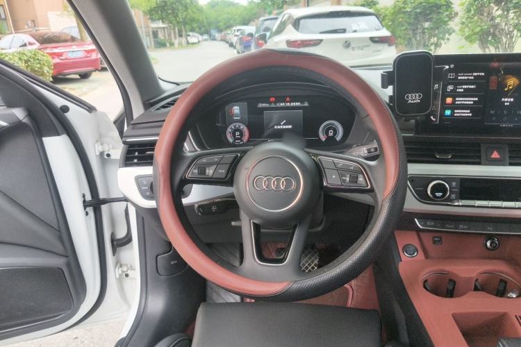 Used Audi A4L 2025 2 Million Units Enjoyment Version 40 TFSI Stylish and Dynamic Type Steering Wheel