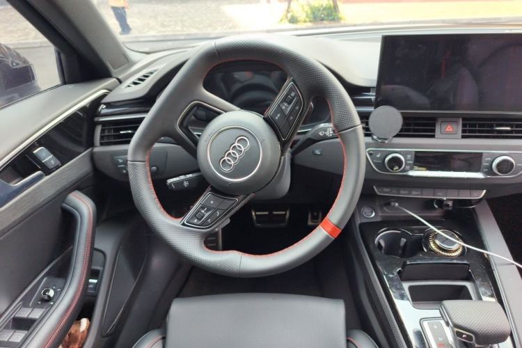 Used Audi A4L 2025 2 Million Units Enjoyment Version 40 TFSI Luxury Dynamic Edition B&O Starry Night Edition Steering Wheel