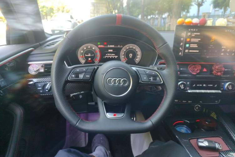 Used Audi A4L 2025 2 Million Units Enjoyment Version 40 TFSI Luxury Dynamic Edition Steering Wheel