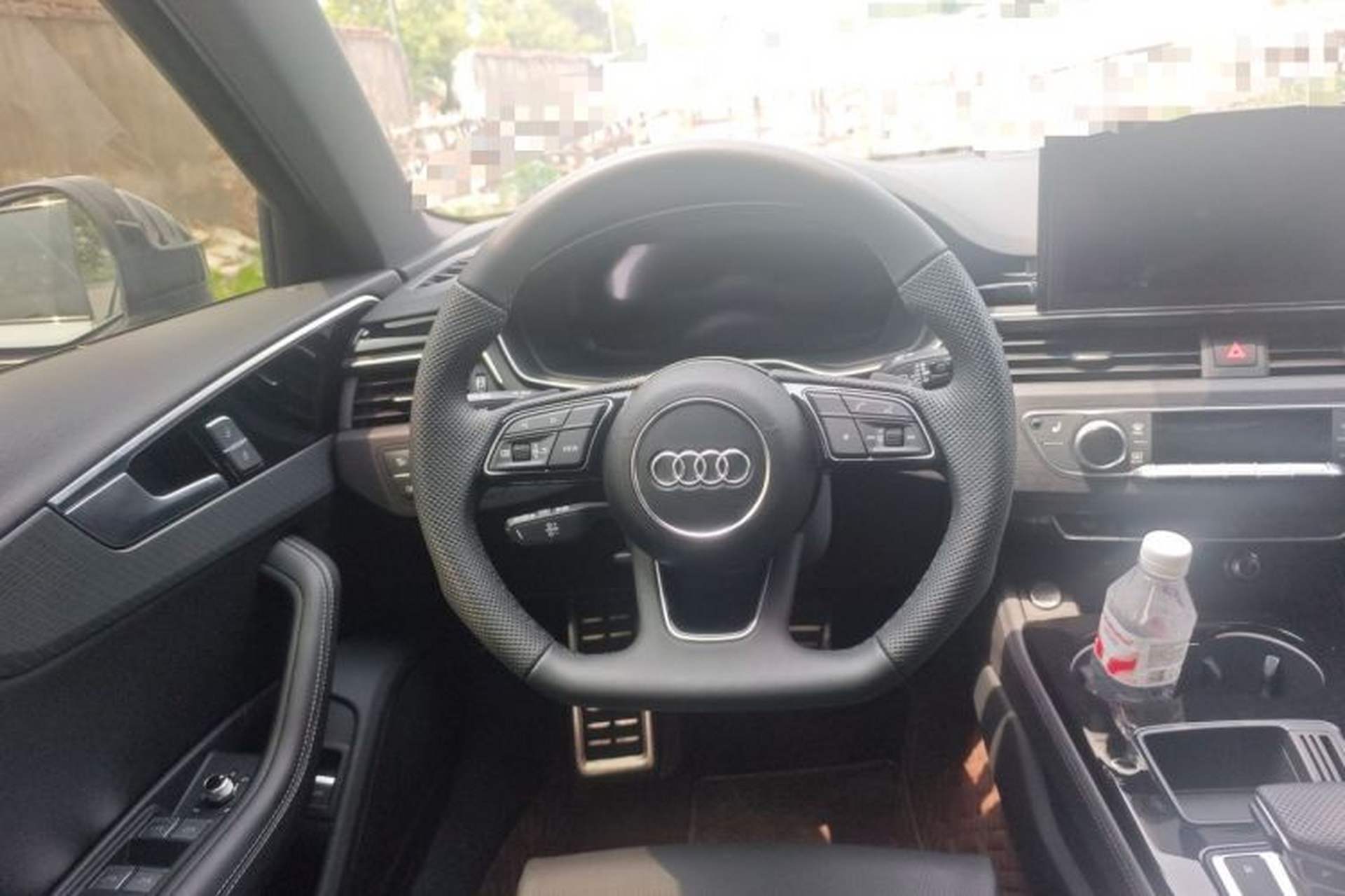 Used Audi A4L 2025 2 Million Units Enjoyment Version 40 TFSI Luxury Dynamic Edition Steering Wheel