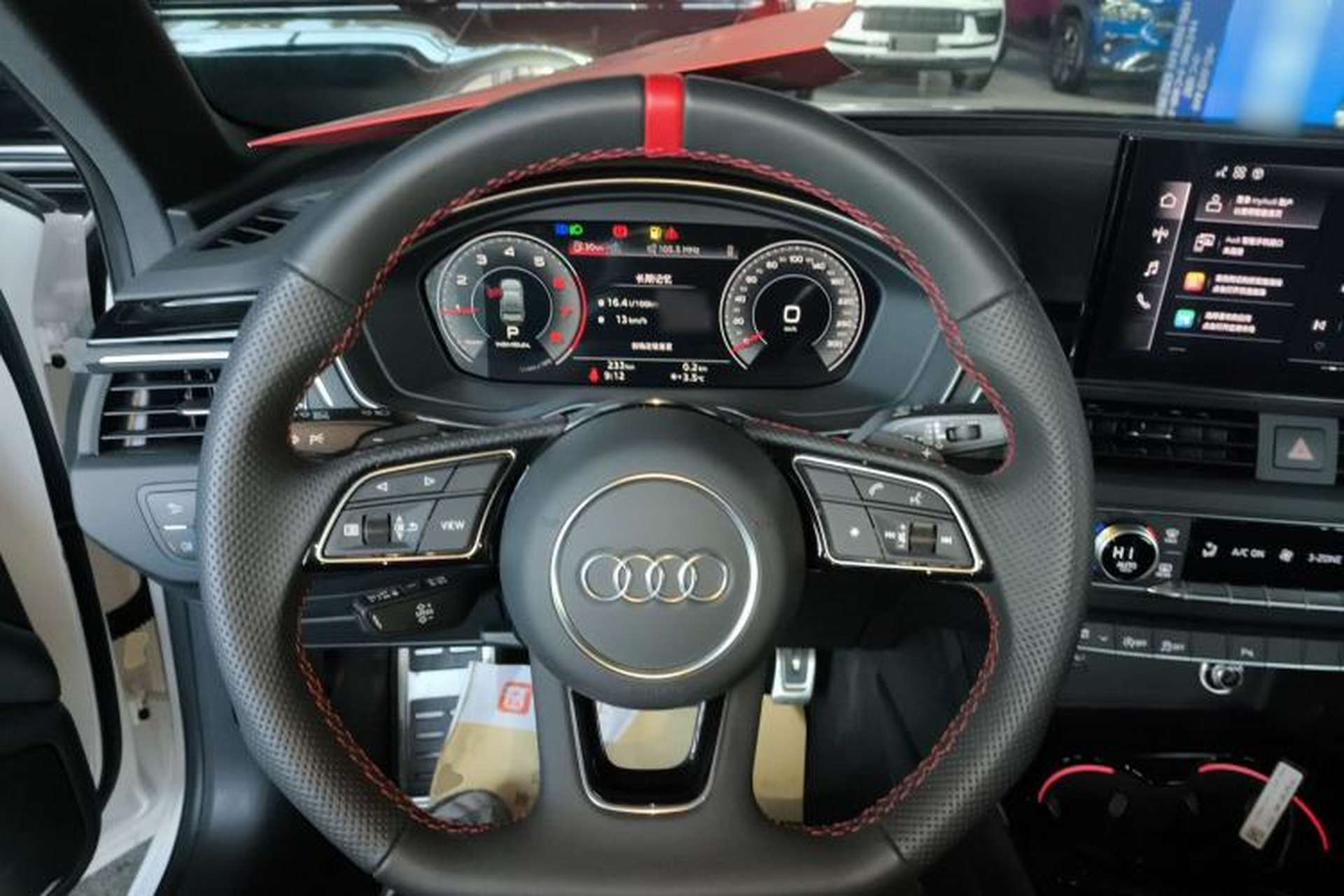 Used Audi A4L 2025 2 Million Units Enjoyment Version 40 TFSI Luxury Dynamic Edition Steering Wheel
