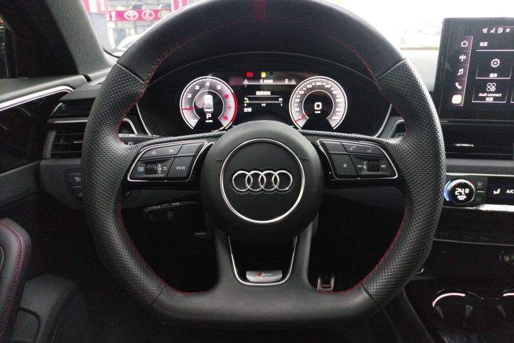 Used Audi A4L 2025 2 Million Units Enjoyment Version 40 TFSI Luxury Dynamic Edition Steering Wheel
