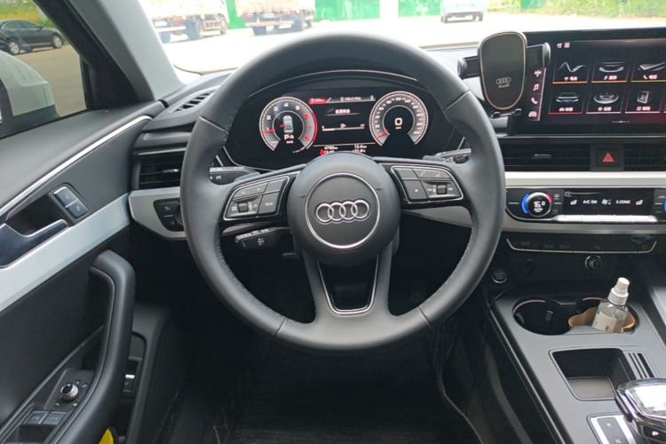 Used Audi A4L 2025 2 Million Units Enjoyment Version 40 TFSI Stylish and Dynamic Type Steering Wheel