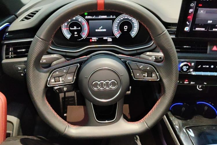 Used Audi A4L 2025 2 Million Units Enjoyment Version 40 TFSI Luxury Dynamic Edition Steering Wheel