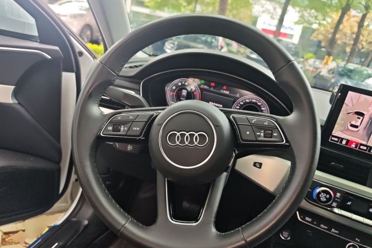 Used Audi A4L 2025 2 Million Units Enjoyment Version 40 TFSI Stylish and Dynamic Type Steering Wheel