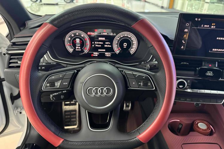 Used Audi A4L 2025 2 Million Units Enjoyment Version 40 TFSI Luxury Dynamic Edition Steering Wheel