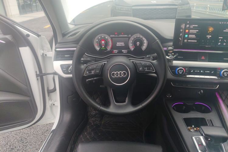 Used Audi A4L 2025 2 Million Units Enjoyment Version 40 TFSI Stylish and Dynamic Type Steering Wheel