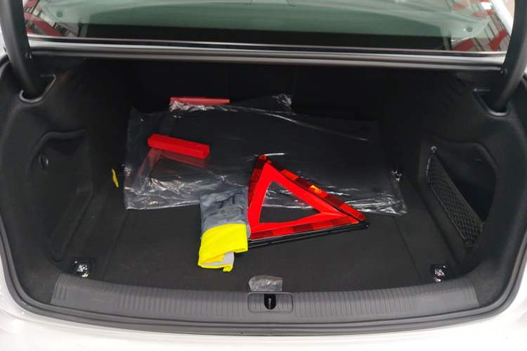 Used Audi A4L 2025 2 Million Units Enjoyment Version 40 TFSI Stylish and Dynamic Type Trunk