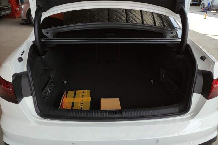 Used Audi A4L 2025 2 Million Units Enjoyment Version 40 TFSI Luxury Dynamic Edition Trunk