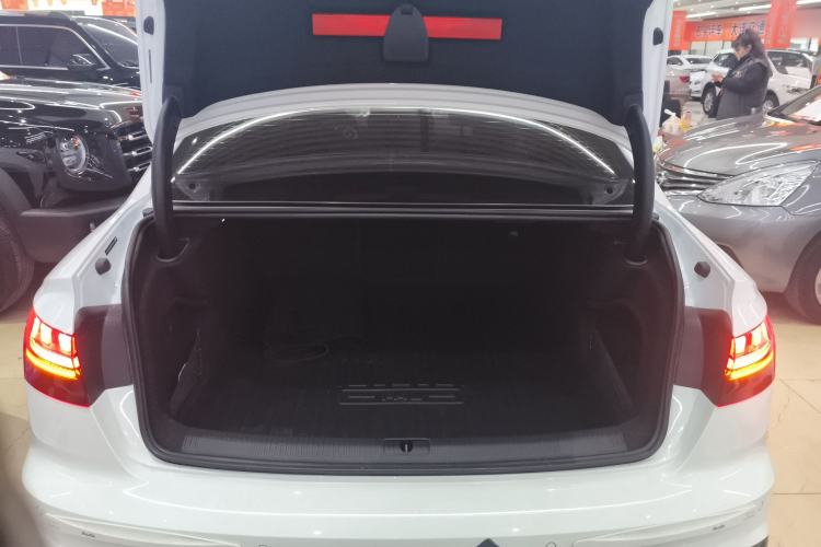 Used Audi A4L 2025 2 Million Units Enjoyment Version 40 TFSI Luxury Dynamic Edition Trunk