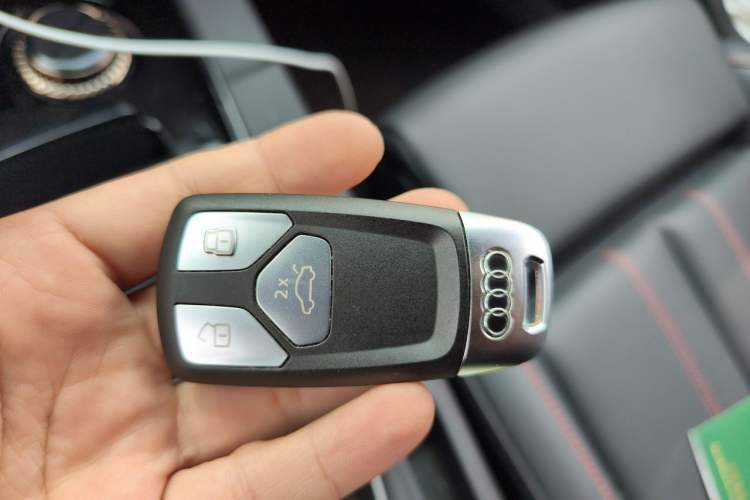 Used Audi A4L 2025 2 Million Units Enjoyment Version 40 TFSI Luxury Dynamic Edition B&O Starry Night Edition Vehicle Key