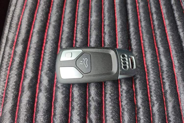 Used Audi A4L 2025 2 Million Units Enjoyment Version 40 TFSI Stylish and Dynamic Type Vehicle Key