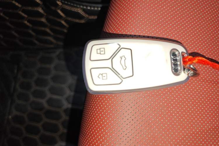 Used Audi A4L 2025 2 Million Units Enjoyment Version 40 TFSI Luxury Dynamic Edition Vehicle Key