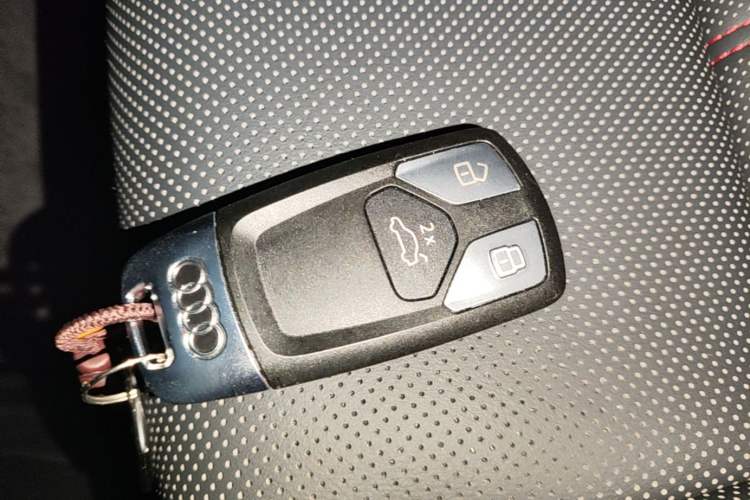 Used Audi A4L 2025 2 Million Units Enjoyment Version 40 TFSI Luxury Dynamic Edition B&O Starry Night Edition Vehicle Key