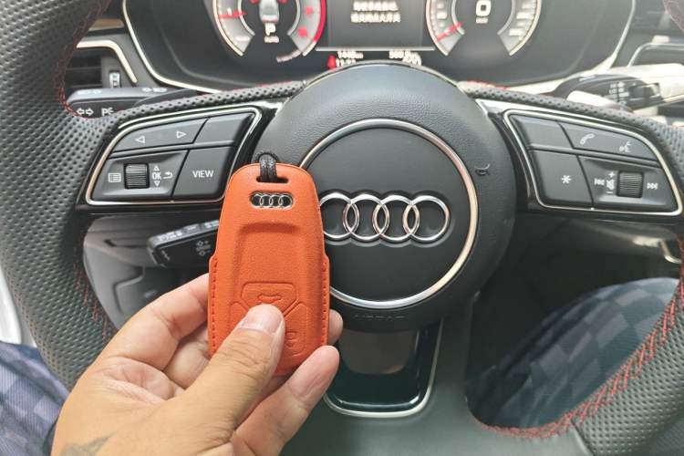 Used Audi A4L 2025 2 Million Units Enjoyment Version 40 TFSI Luxury Dynamic Edition Vehicle Key