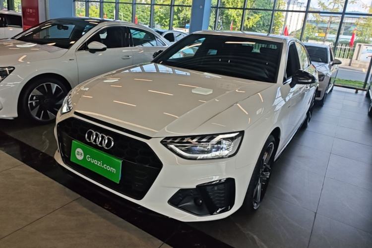 Audi A4L 2025 2 Million Units Enjoyment Version 40 TFSI Luxury Dynamic Edition