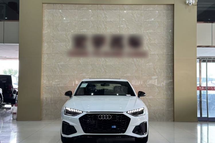 Used Audi A4L 2026 2 Million Units Yue Xiang Edition 40 TFSI Luxury Dynamic Version Exterior 2