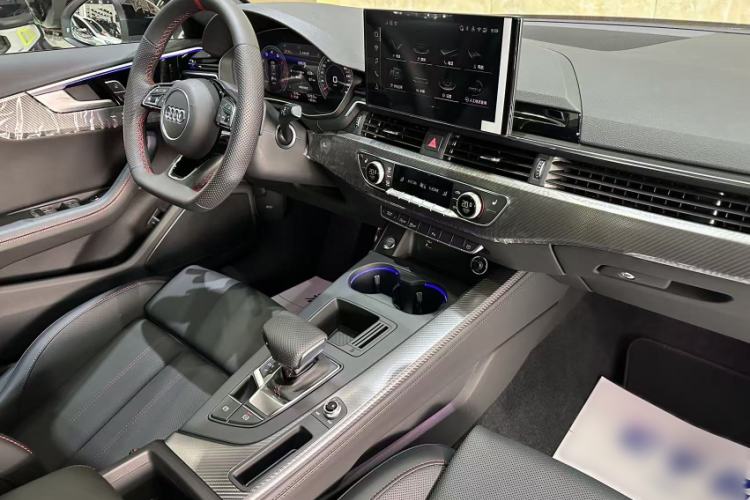 Used Audi A4L 2026 2 Million Units Yue Xiang Edition 40 TFSI Luxury Dynamic Version Interior 2