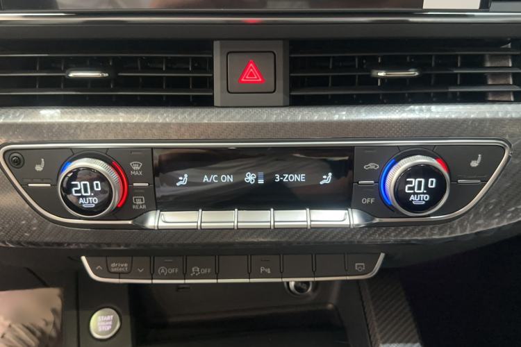Used Audi A4L 2026 2 Million Units Yue Xiang Edition 40 TFSI Luxury Dynamic Version Interior 4