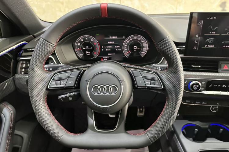 Used Audi A4L 2026 2 Million Units Yue Xiang Edition 40 TFSI Luxury Dynamic Version Steering Wheel