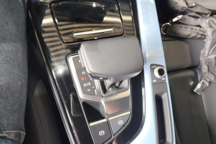 Used Audi A5 2023 Sportback 40 TFSI Fashionable and Dynamic Model Gear Lever