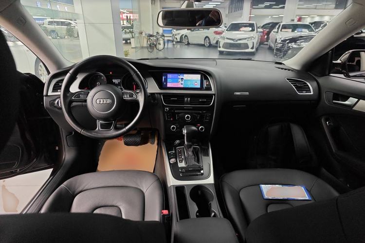 Used Audi A5 2016 Restyled Sportback 45 TFSI Comfort Version Center Console
