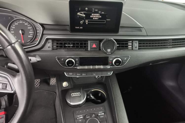 Used Audi A5 2019 Coupe 40 TFSI Fashion Edition China V Emission Standard Audio And AC Panel